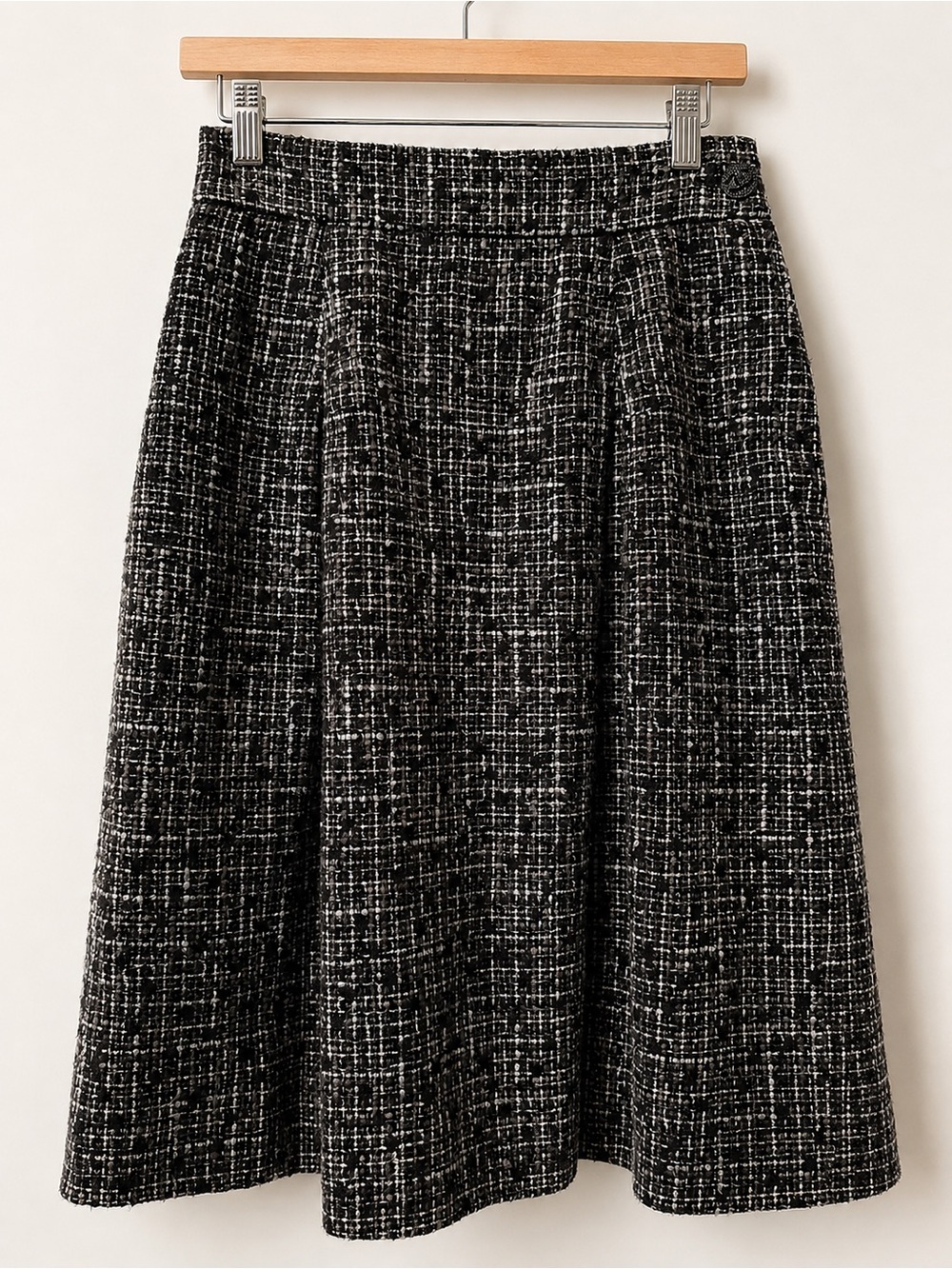 CHANEL Vintage 2009 Tweed Skirt FR36 Silk Lined CC Button Karl Lagerfeld
